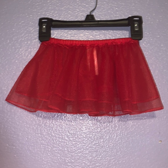 Carter’s red sheer tulle 2T skirt - Picture 1 of 5